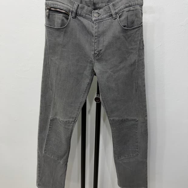 매장판정품) 베르사체 남성 바이커 스타일 데님 팬츠 32