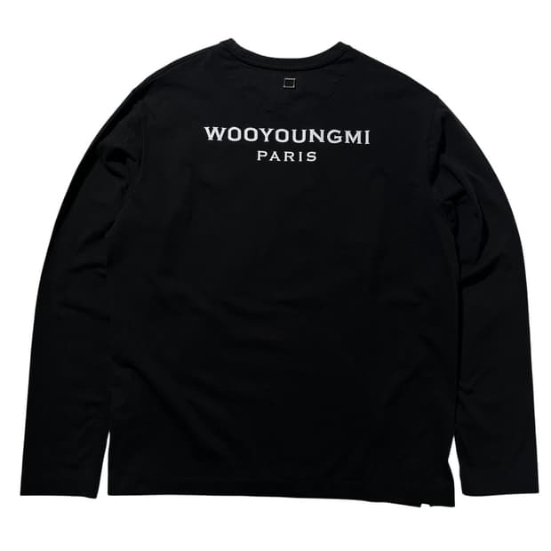 우영미 백로고 롱슬리브 티셔츠 블랙