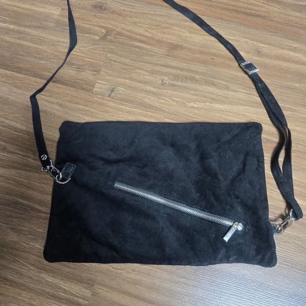 Low Classic 블랙 벨벳 클러치 / 크로스백