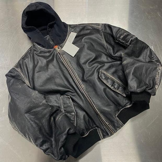 [1] 언더마이카 부록 빈티지 카우하이드 봄버