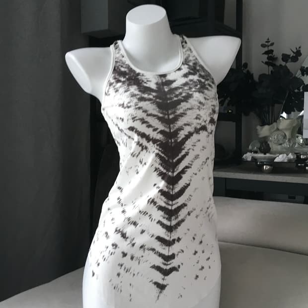 ༒ BONE PRINTED LONG SLEEVELESS