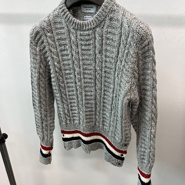 100) 톰브라운 삼선 케이블니트 