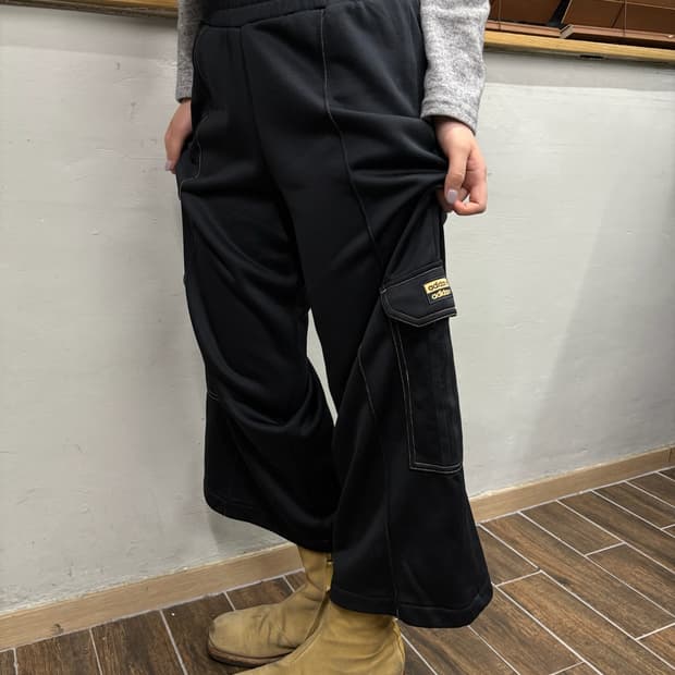 아디다스 와이드 카고 트랙 팬츠