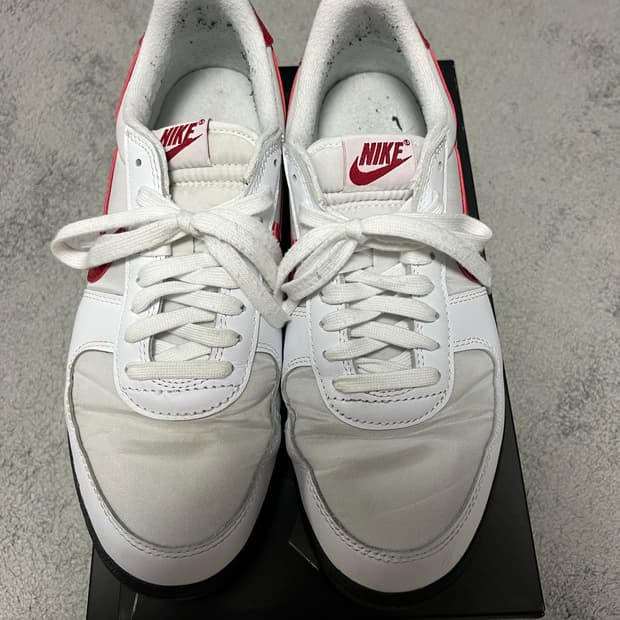 나이키 필드제네럴 82 SP 화이트 앤 바시티 레드 280사이즈