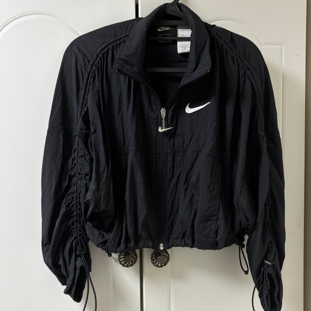 나이키 여성 크롭 바람막이