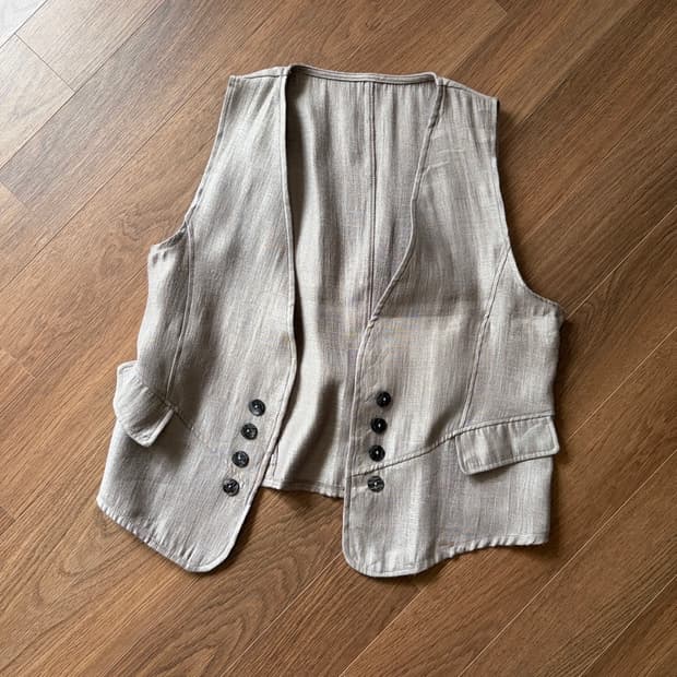 glossy vest