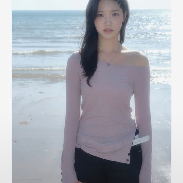 애즈온 다이아고날 버튼 티 핑크