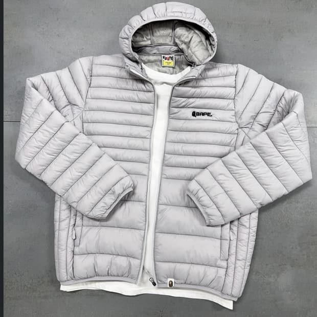 베이프 경량패딩 