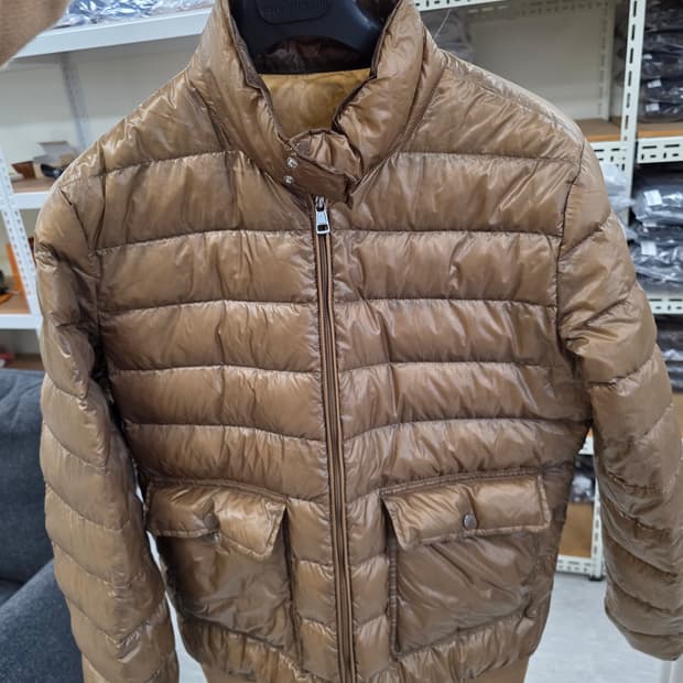 몽클레어 Delon 경량패딩 4사이즈