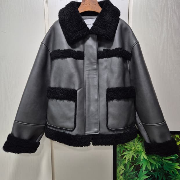 GENERAL IDEA.제너럴아이디어 차콜무스탕