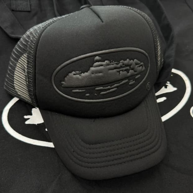 코르테이즈 퍼프프린팅 트러커캡