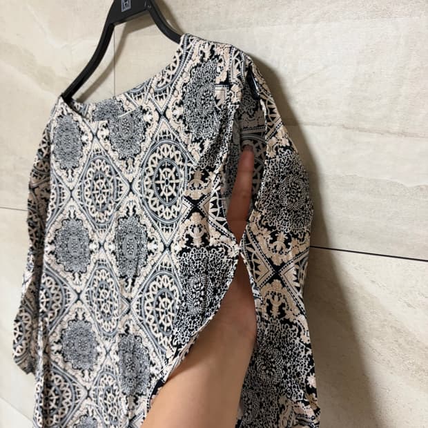 (균일가)vintage open point blouse 
