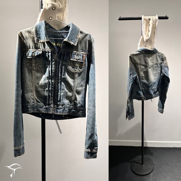 H. 123 Abercrombie & Fitch