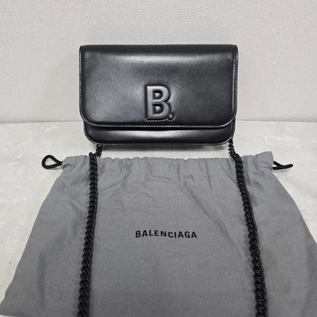 발렌시아가 B로고 체인 미니 숄더백 블랙 판매