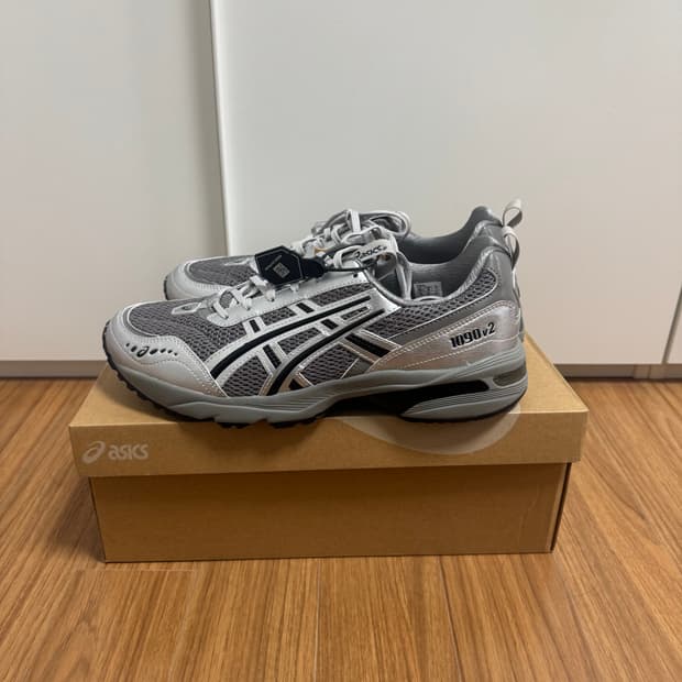 아식스 x 프레자 위워 젤 1090 V2