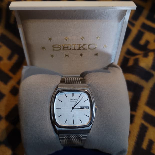 1983년 2월에 생산된 세이코 빈티지 시계