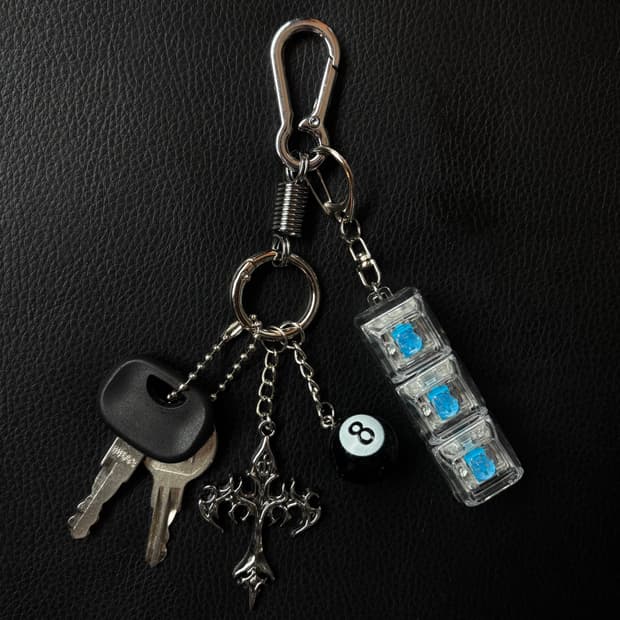 vintage keyring (Y2K 2)