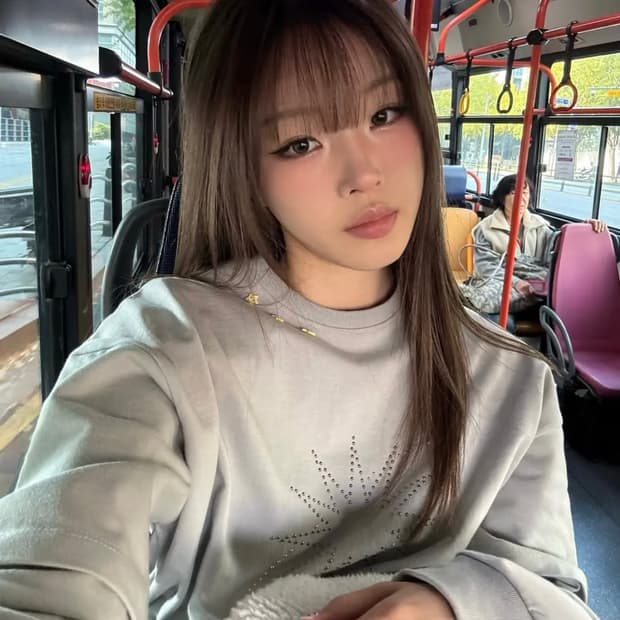 뚜오미오 스타 스터드 레이어드 롱슬리브 라이트그레이