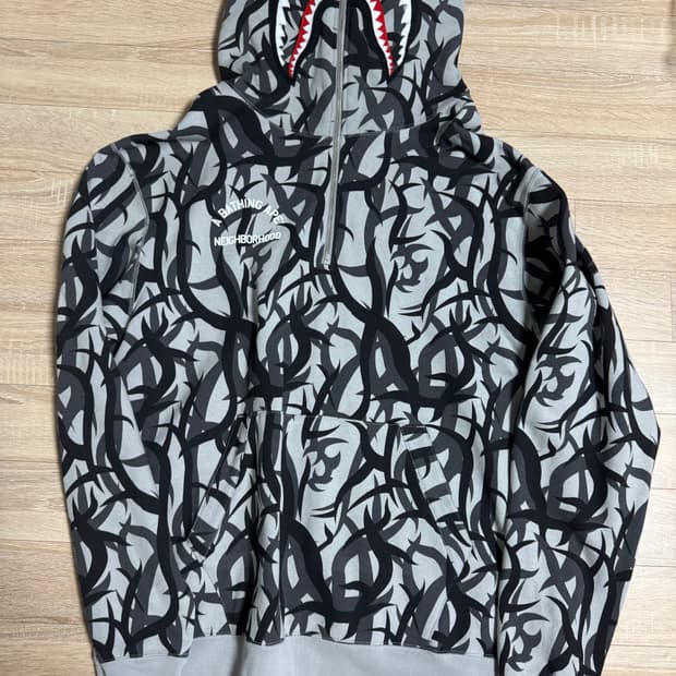 [XXL]베이프 x 네이버후드 트라이얼 카모 하프짚업