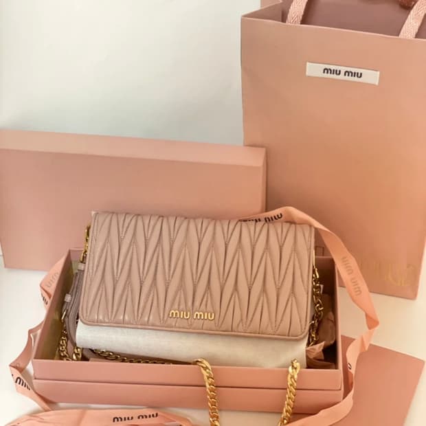 미우미우 마테라쎄 woc 핑크