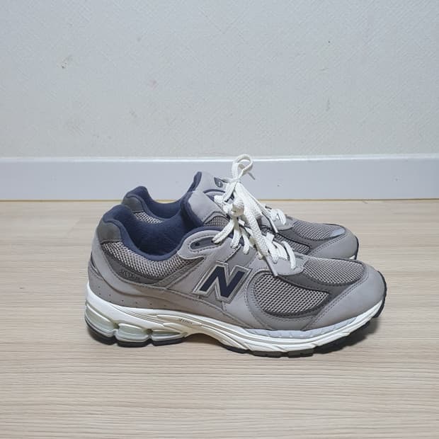 뉴발란스 2002R 운동화 275
