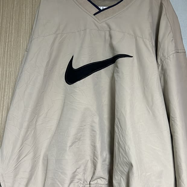 나이키 스우시 바람막이