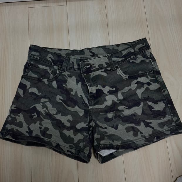 y2k깔 카고 반바지