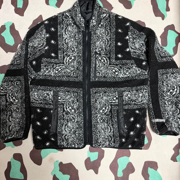 슈프림 판다나 플리스