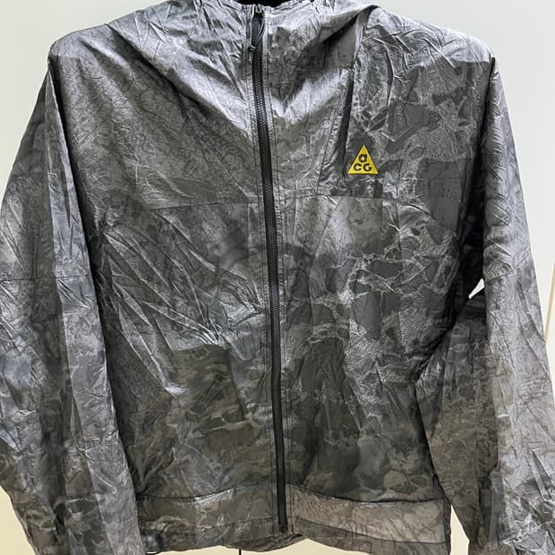 나이키 ACG 신더콘 자켓 아시아 M 팝니다.