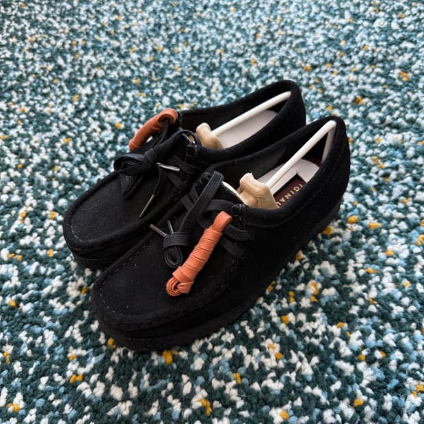 클락스 왈라비 스웨이드 블랙 여성