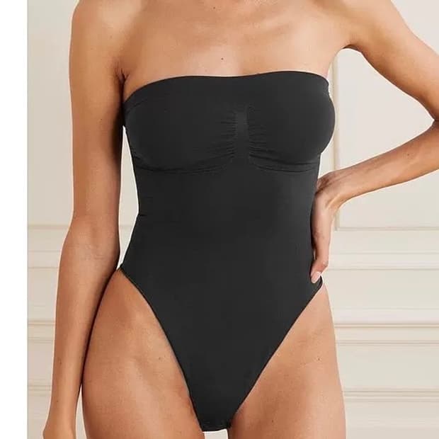 SEAMLESS SCULPT STRAPLESS THONG BODYSUIT