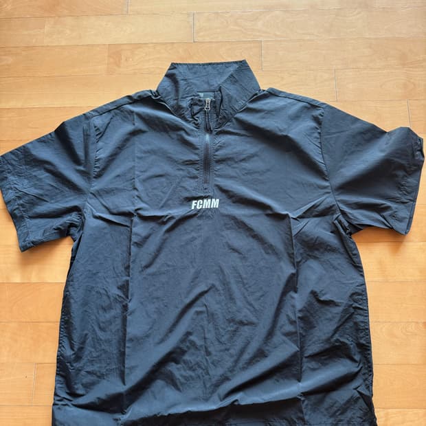 FCMM 반팔 아노락 블랙 L