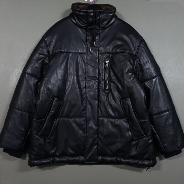 실측 XL) 코닥 신형 21FW 페이크 레더 하이넥 가죽 패딩 점퍼 블랙