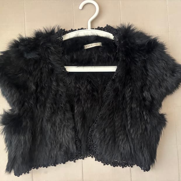 엑시즈팜 빈티지 토끼퍼 블랙 크롭 가디건