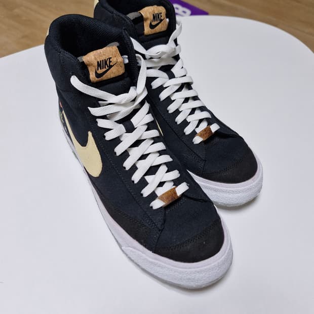 나이키 블레이저 미드 77 폼그라나테 석류 275