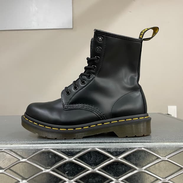 닥터마틴 1460 8홀 부츠 블랙 uk4
