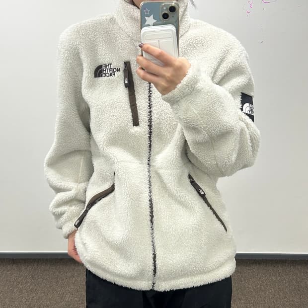 The north face 노스페이스 브라운로고 아이보리 후리스
