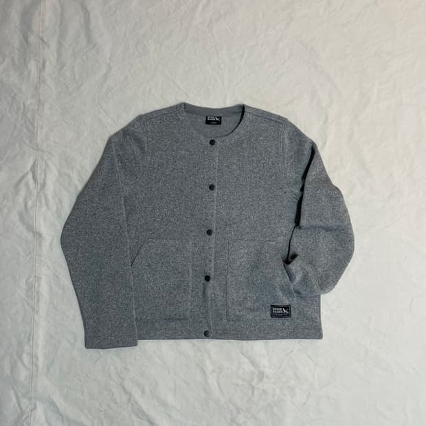 에디바우어 버튼 니트