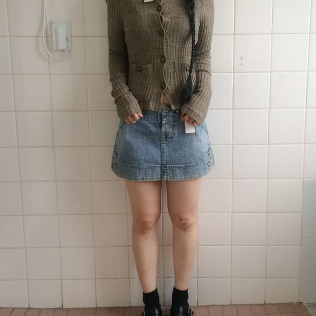 Button point woolen knit slim fit cardig