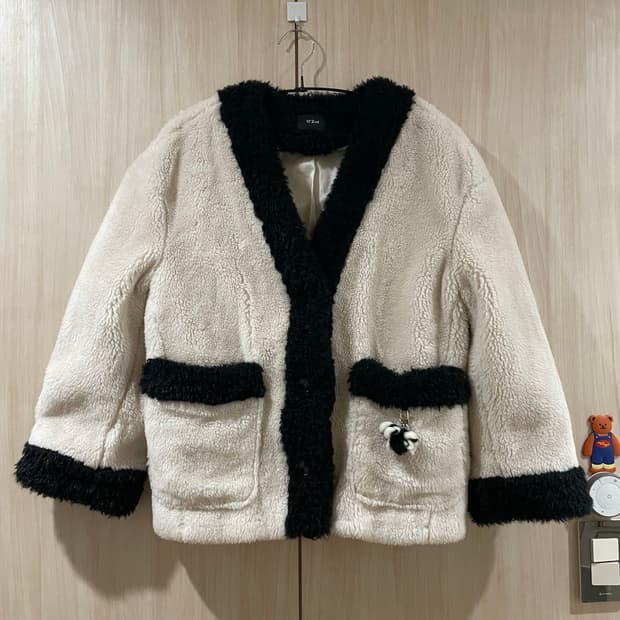 오즈세컨 퍼코트 (시착만 해본 새상품)