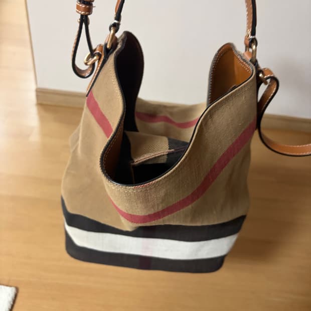 버버리 체크 호보백