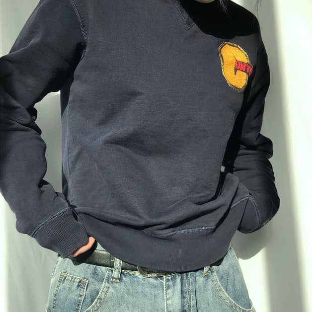 컨버스 네이비 맨투맨 