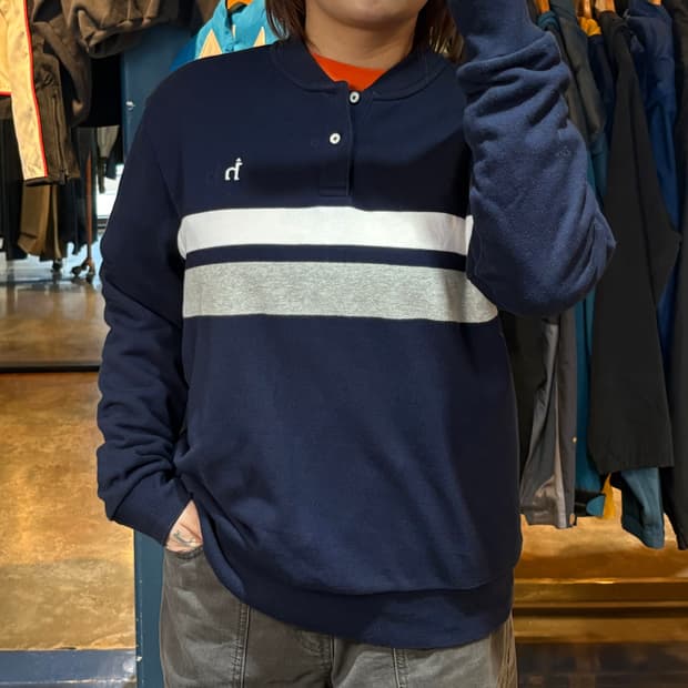 헤지스 버튼 네이비 맨투맨