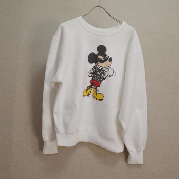 00's backdrop x Disney "Rock 'n' Roll“