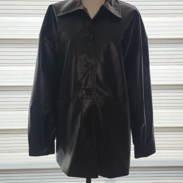 Bonheur 브랜드의 에코 레더 자켓