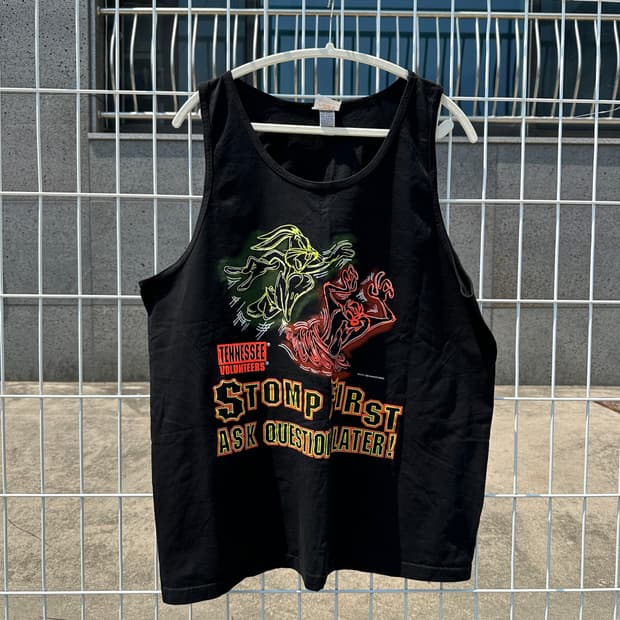 96 looney tunes sleeveless t shirt