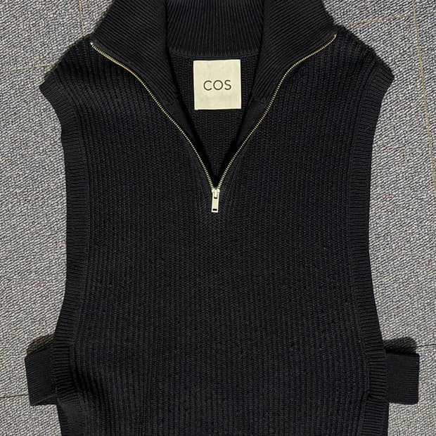 cos 하프 집업 니트 베스트