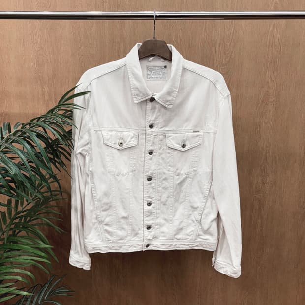 디젤 코튼 자켓 라벨 레더 패치 사이드 버튼 탭 디테일 레귤러핏 화이트