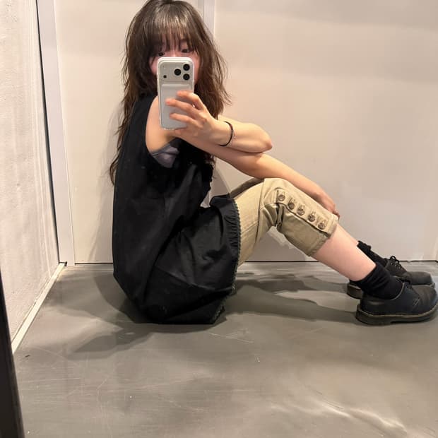 빈티지 브이넥 슬리브리스 블라우스 크로셰 레이스 디테일 루즈핏 블랙