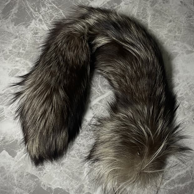 (Unknown)fur mufflwr